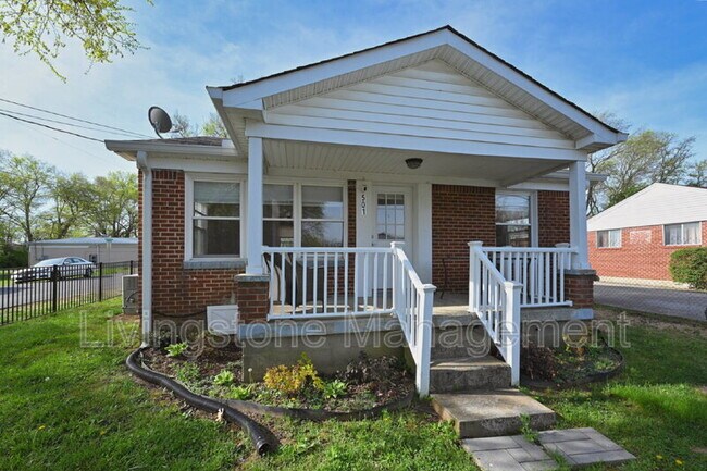 Building Photo - 501 Small St