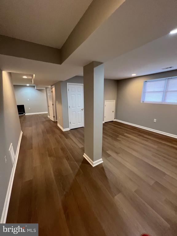 Building Photo - 11211 Surry Woods Ct