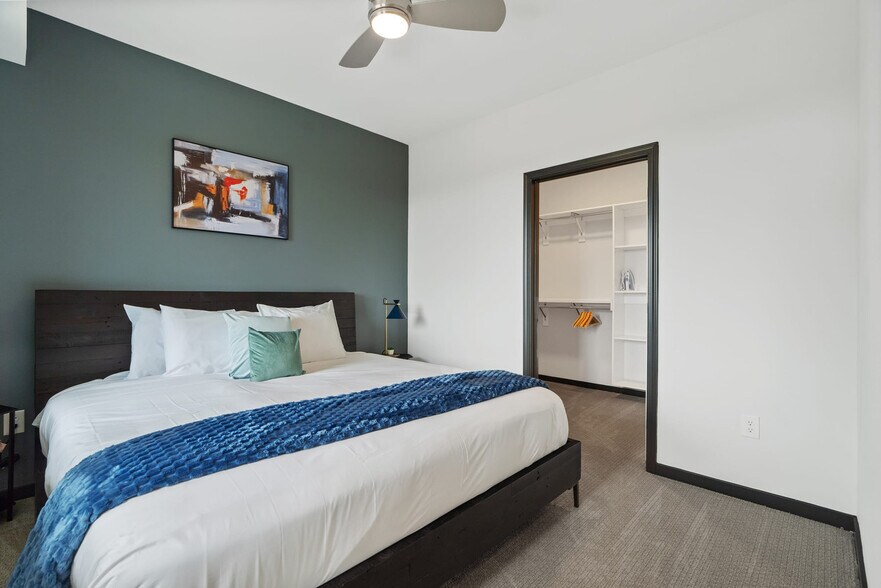 Building Photo - 423 E Michigan St