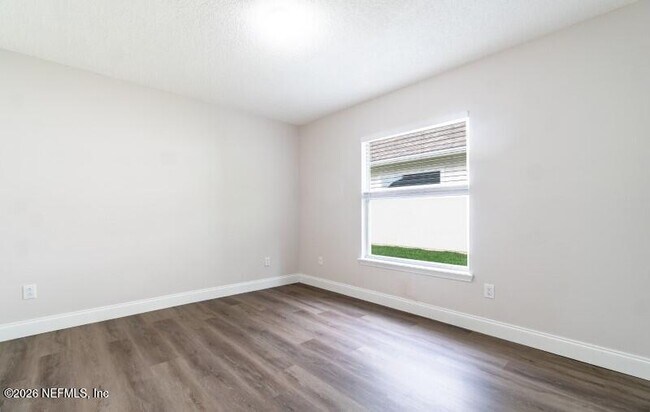 Building Photo - 557 Grand Parke Dr