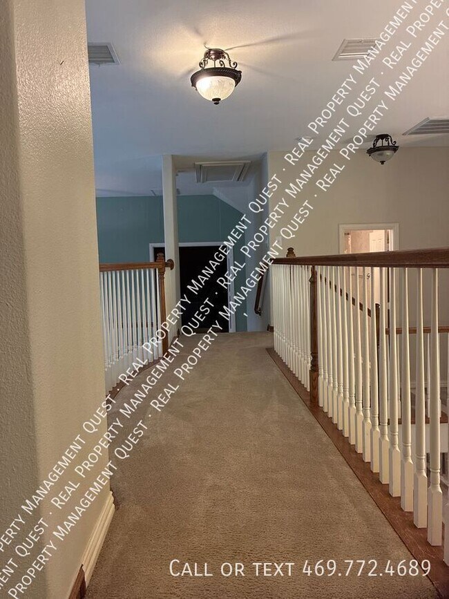 Building Photo - 3731 Edgewood Ct