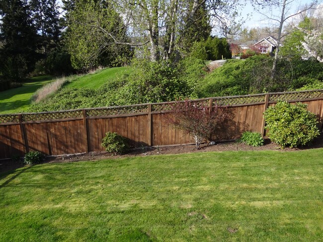 Building Photo - 6 Bedroom Home in Bellingham!