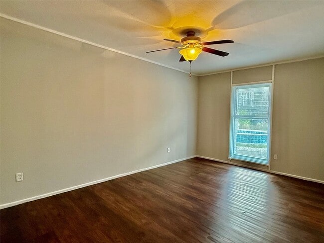 Building Photo - 1000 Heights Blvd