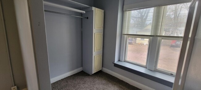 Building Photo - 20 N Willow St