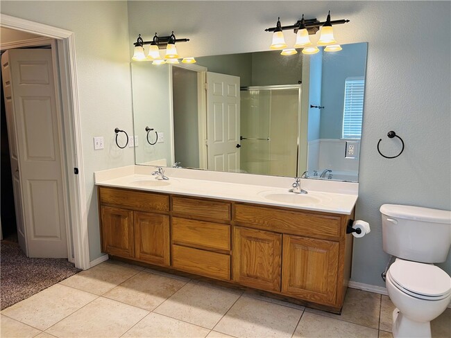 Building Photo - 15 Mills Dr