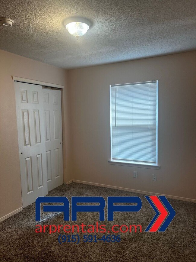 Building Photo - AMAZING EASTSIDE HOME