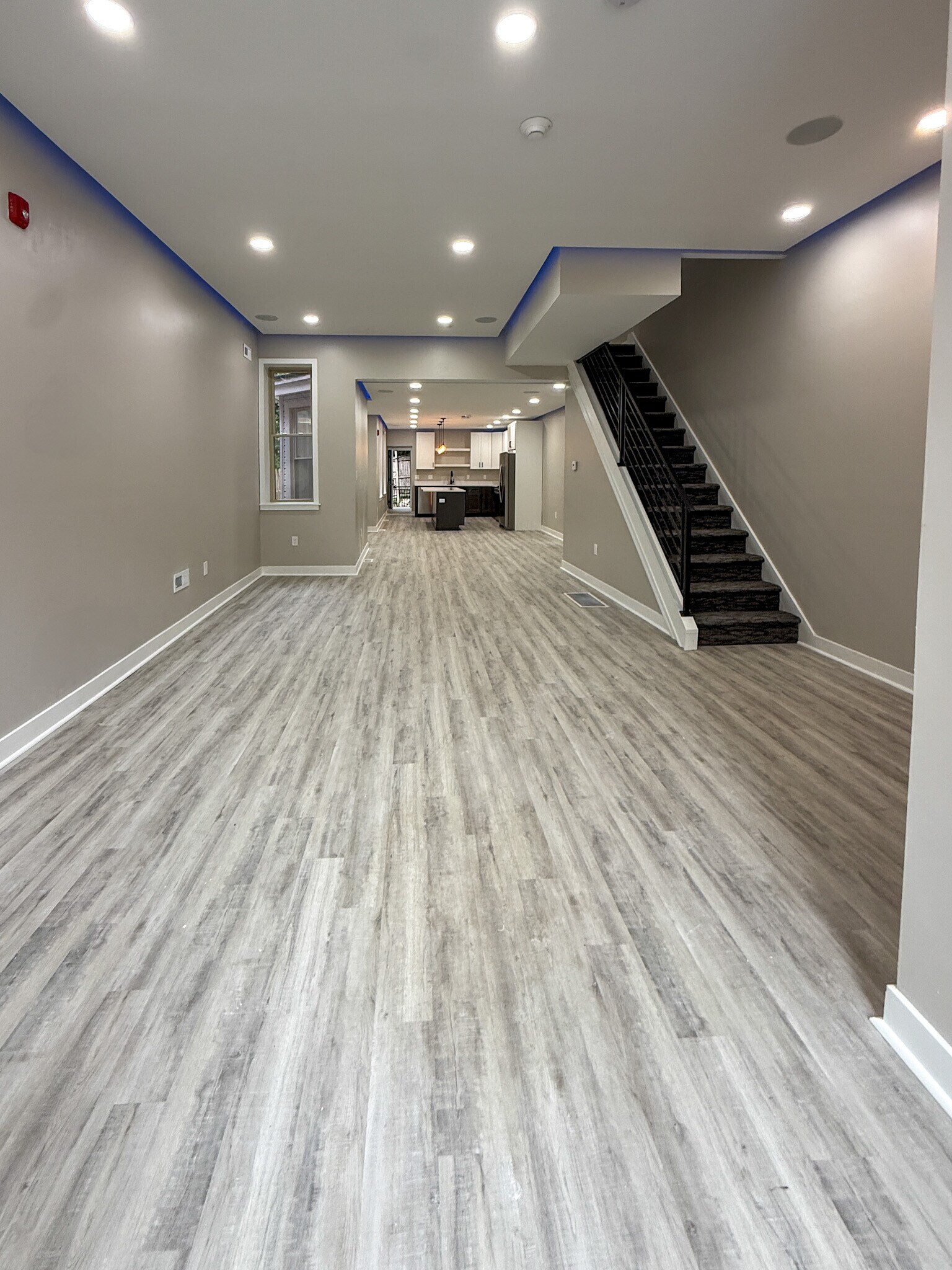Building Photo - 204 S 41st St