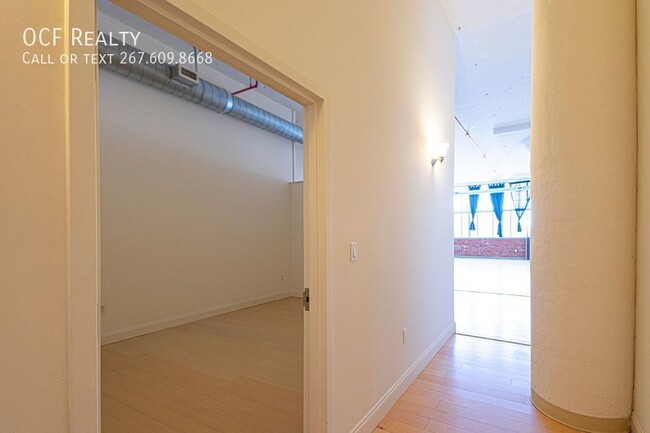 Building Photo - One Bedroom Northern Liberties Loft