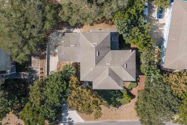 Building Photo - 313 S Forest Dune Dr