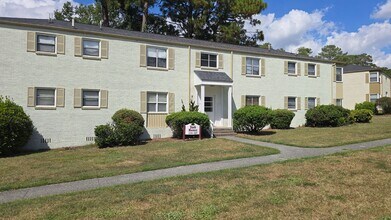 Building Photo - Hampton Hills subdivision. Close to Ft. Ja...