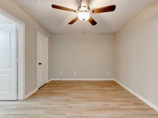 Building Photo - 2321 Terrace Dr