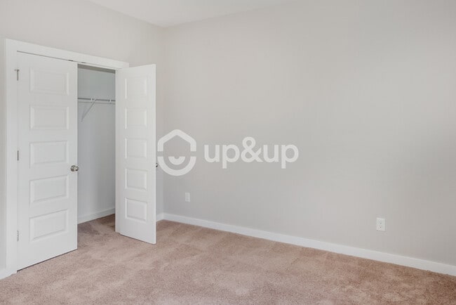 Building Photo - Fantastic 4bd/2ba home! Coming soon!