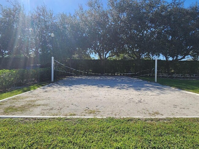 Building Photo - 2060 Greenview Shores Blvd