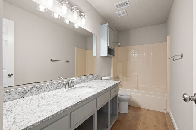 Building Photo - Newly Remodeled Beautiful 3 Bedroom Home