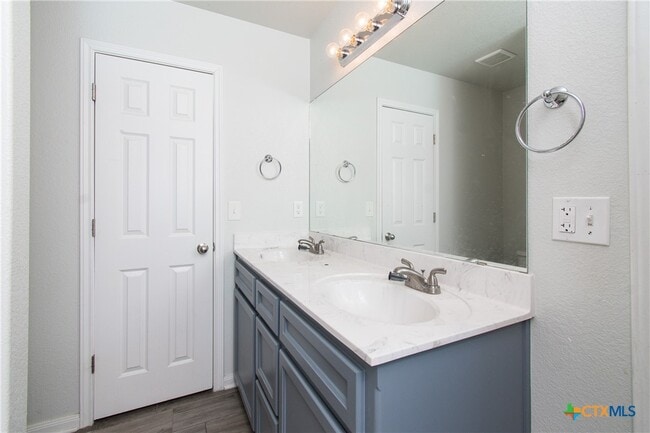 Building Photo - 6910 Catherine Dr