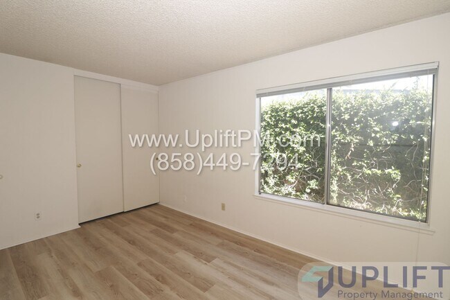 Building Photo - Spacious 4 Bedroom Home in Prime Mira Mesa Location- MOVE IN SPECIAL $300 OFF FIRST MONTH'S RENT!!