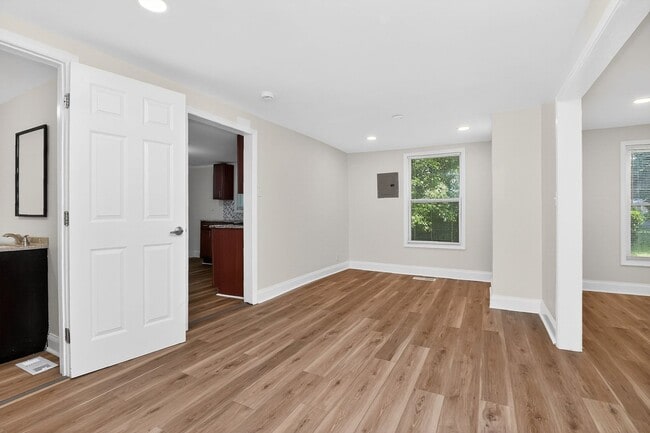 Building Photo - Cozy Two Bedroom Home!