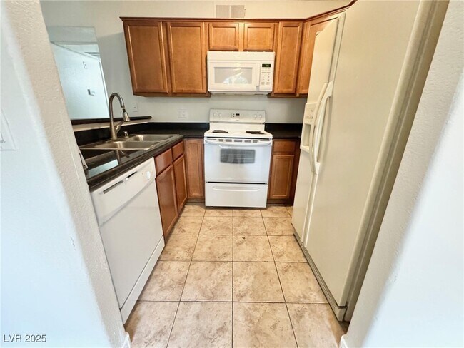 Building Photo - 9325 W Desert Inn Rd