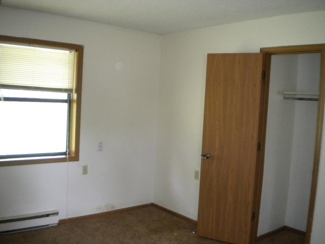 Building Photo - 300 West Clay # 7