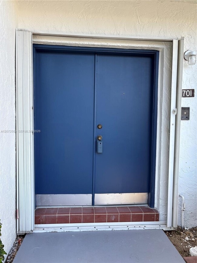 Building Photo - 17180 SW 94th Ave