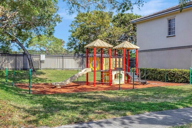 Building Photo - 2037 Nassau Dr
