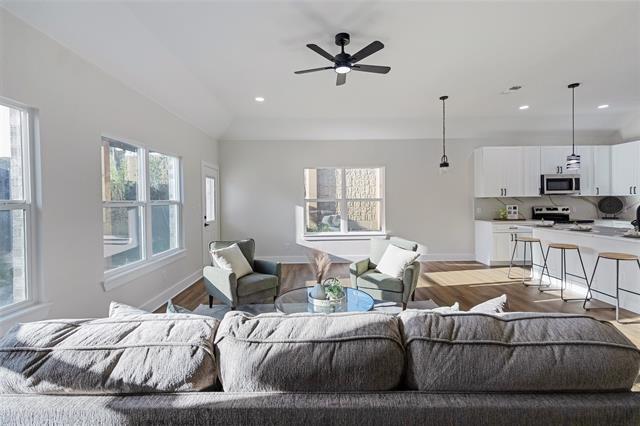 Building Photo - 1437 Norwood Dr