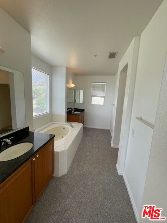 Building Photo - 11040 Renaissance Dr