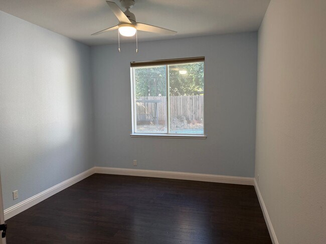 Building Photo - 9223 Camden Lake Way