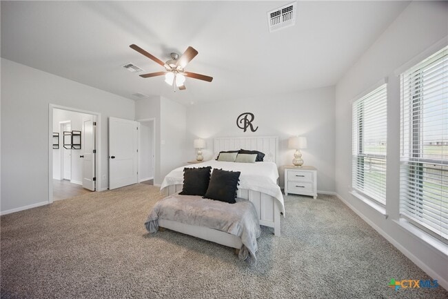 Building Photo - 711 Saddlehorn Dr