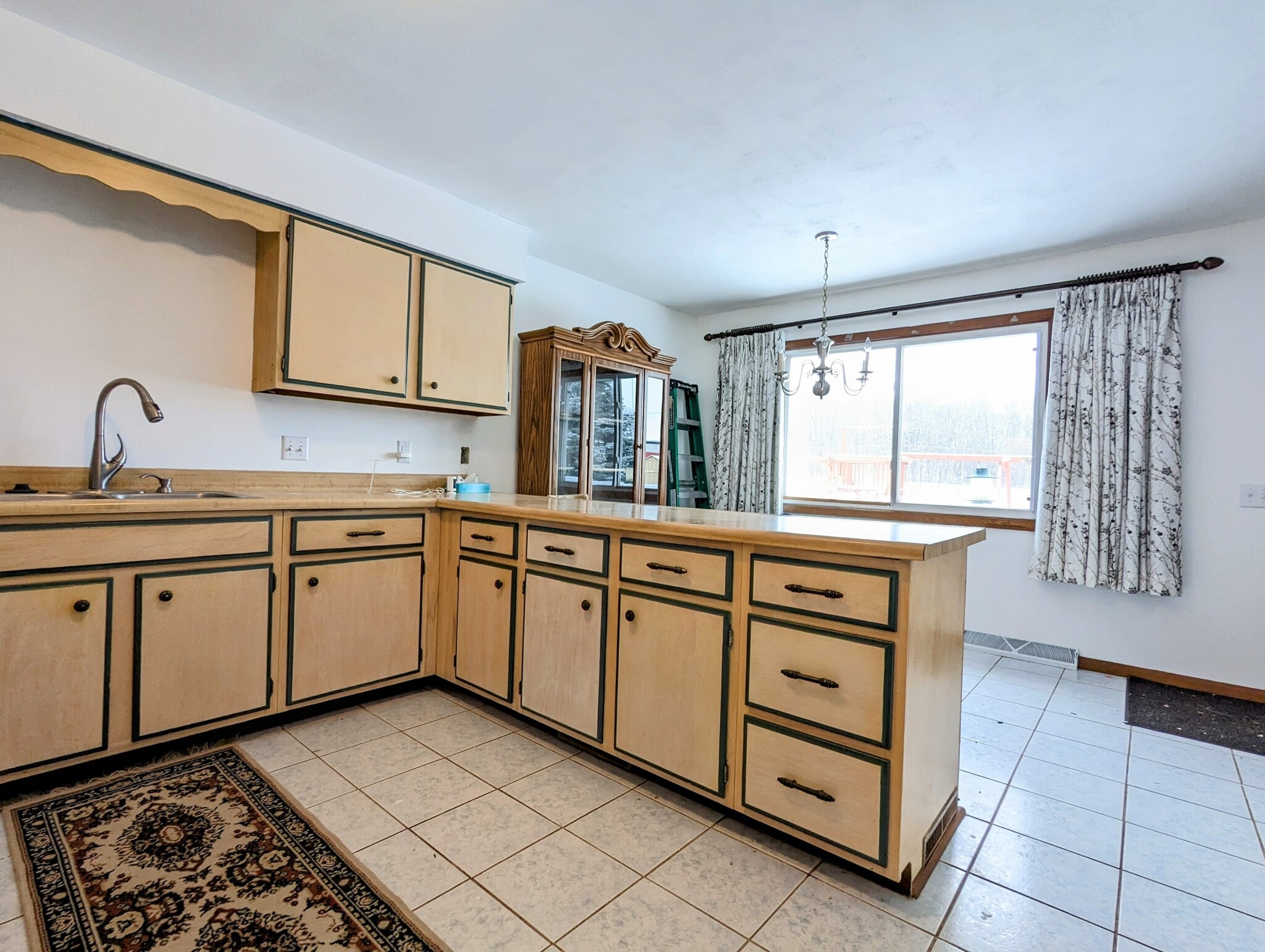 Kitchen - 712 Brandie Rd