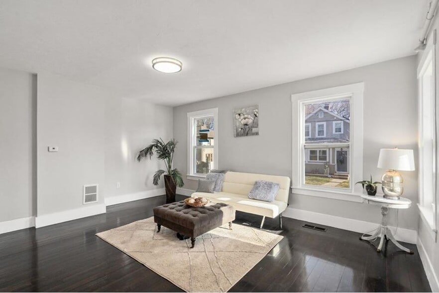 Building Photo - 41 Watch St