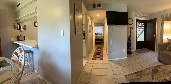 Building Photo - 4215 E Bay Dr