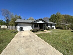 Building Photo - 125 Grove Creek Dr