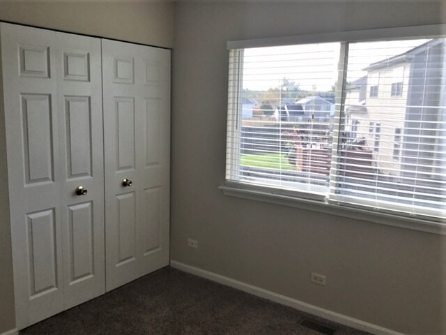 Building Photo - 185 E Silver Oaks Dr