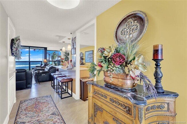 Building Photo - 10410 S Ocean Dr