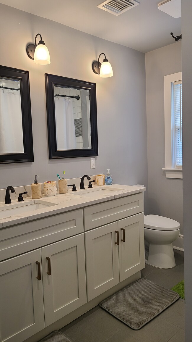 Building Photo - 25 Wilmer St