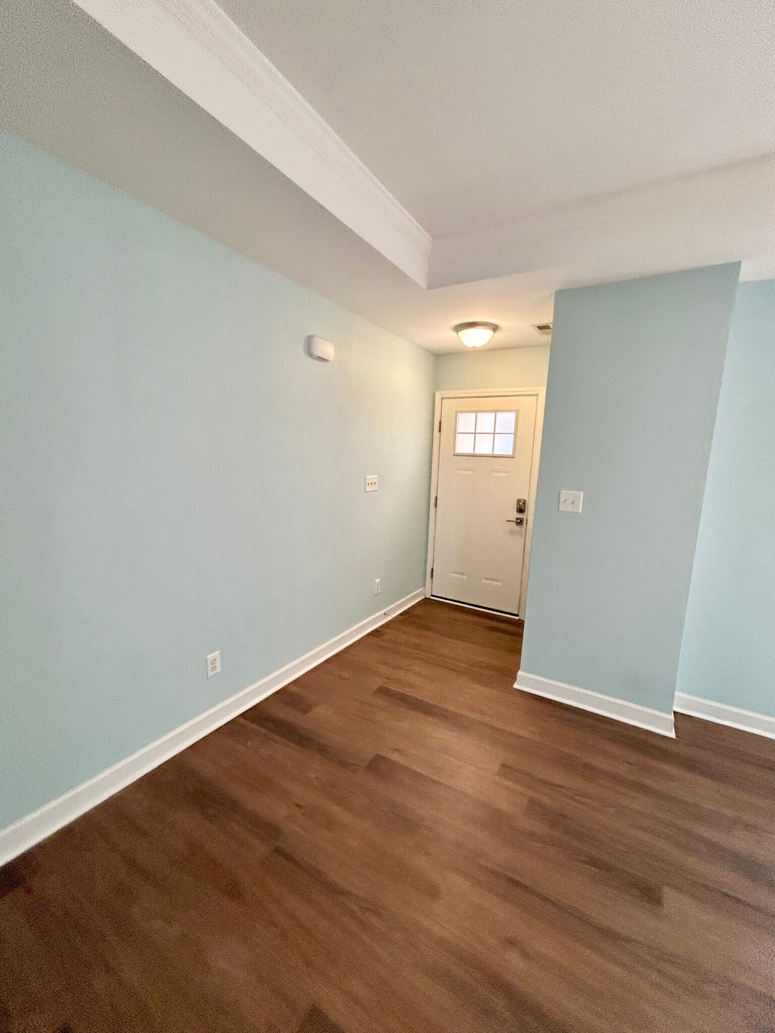 Building Photo - 301 Kraft St