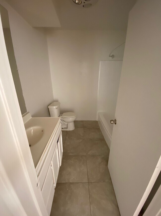 Big bathroom. - 1731 N Normandie Ave