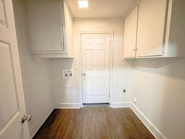 Building Photo - 3108 Longridge Rd