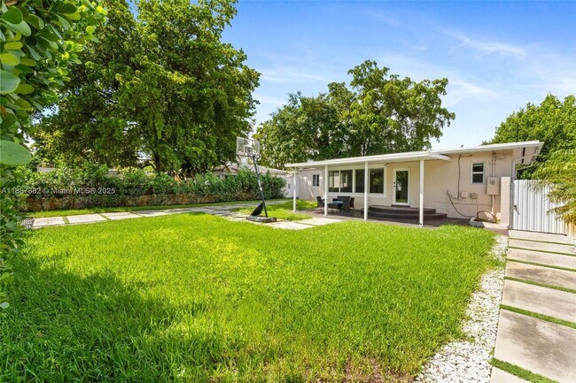 Building Photo - 9425 N Miami Ave