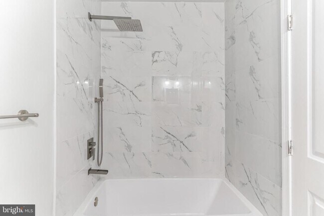 Building Photo - 1223 Simms Pl NE