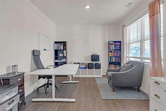 Building Photo - 3741 Makeover Ct