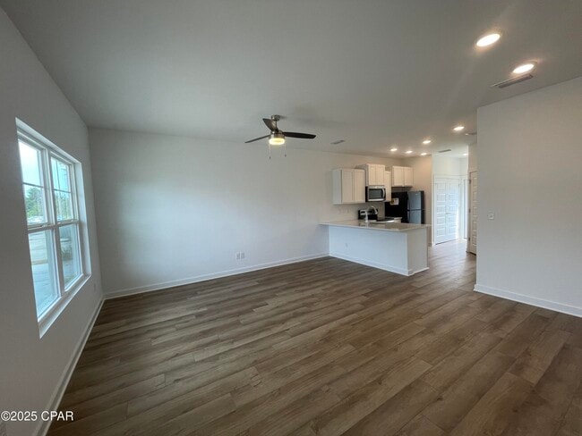 Building Photo - 5864 Tyndall Pkwy