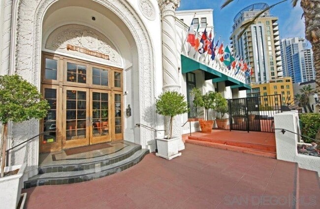 Building Photo - The Historic Elegance Meets Downtown Living @ El Cortez: UNFURNISHED 1BR/1BA w/ parking