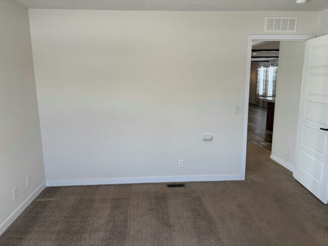 Building Photo - 25638 Baltusrol Dr
