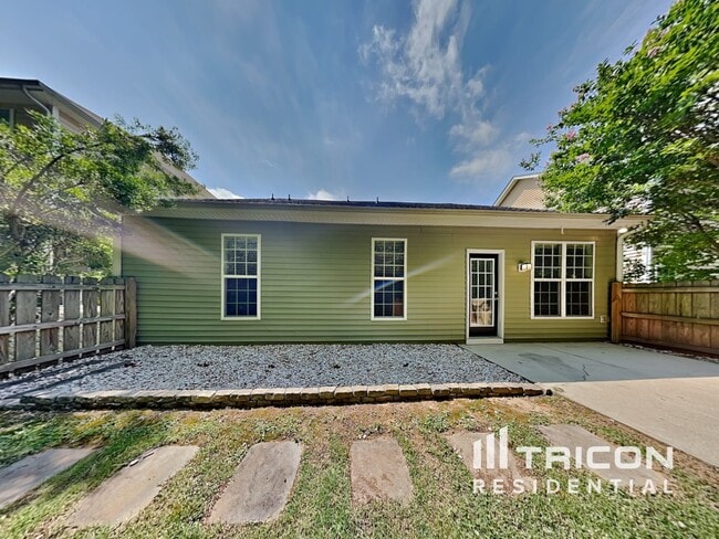 Building Photo - 557 McCarthy Dr