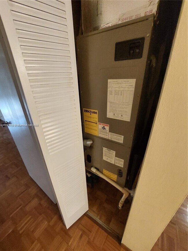 Building Photo - 16851 NE 23rd Ave