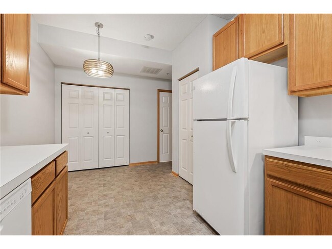 Building Photo - 5020 Holly Ln N