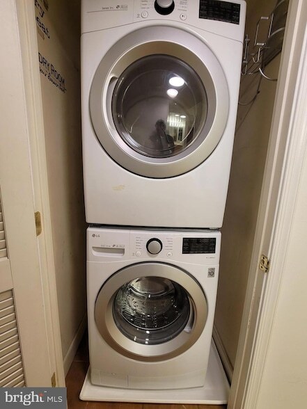 Building Photo - 616 E Street NW Unit 1007