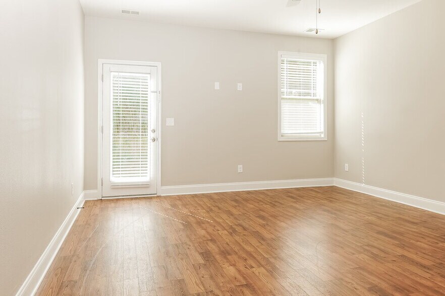 Building Photo - 1233 Catawba Way